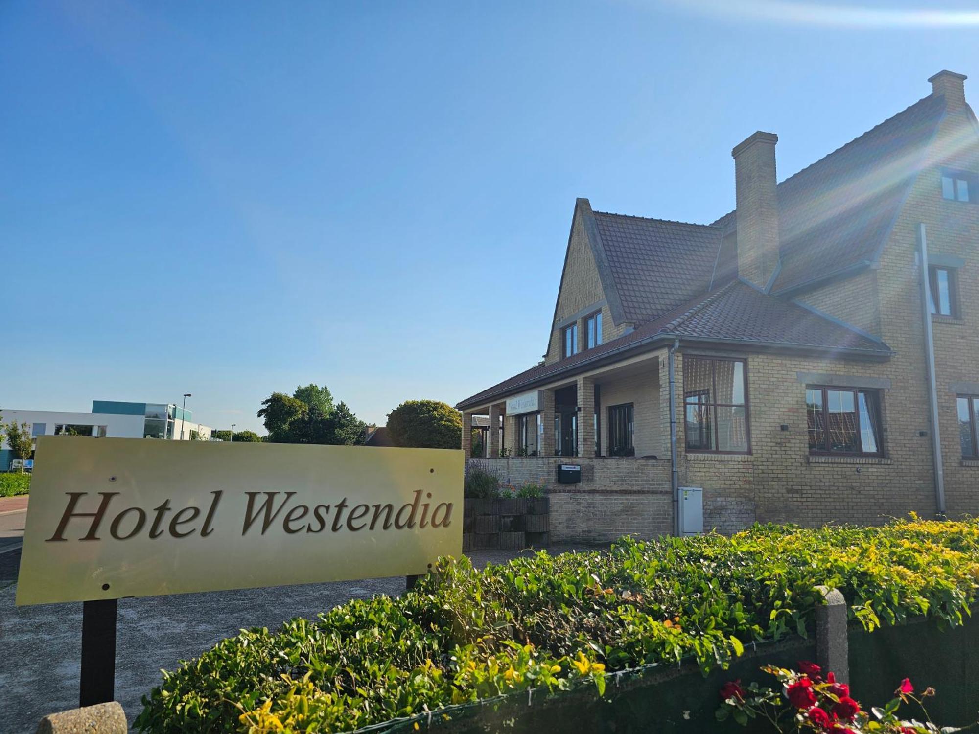 Hotel Westendia And Free Parking Top Breakfast Westende Exterior photo